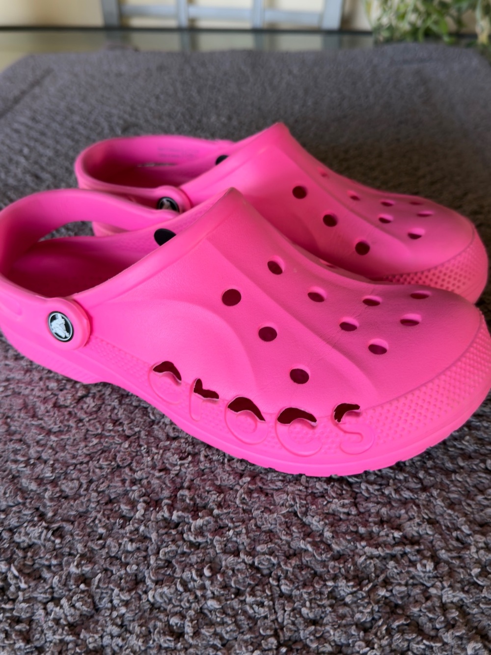 CROCS Kids Classic Clog in Hot Pink